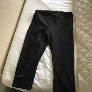 Black Capri Workout Leggings